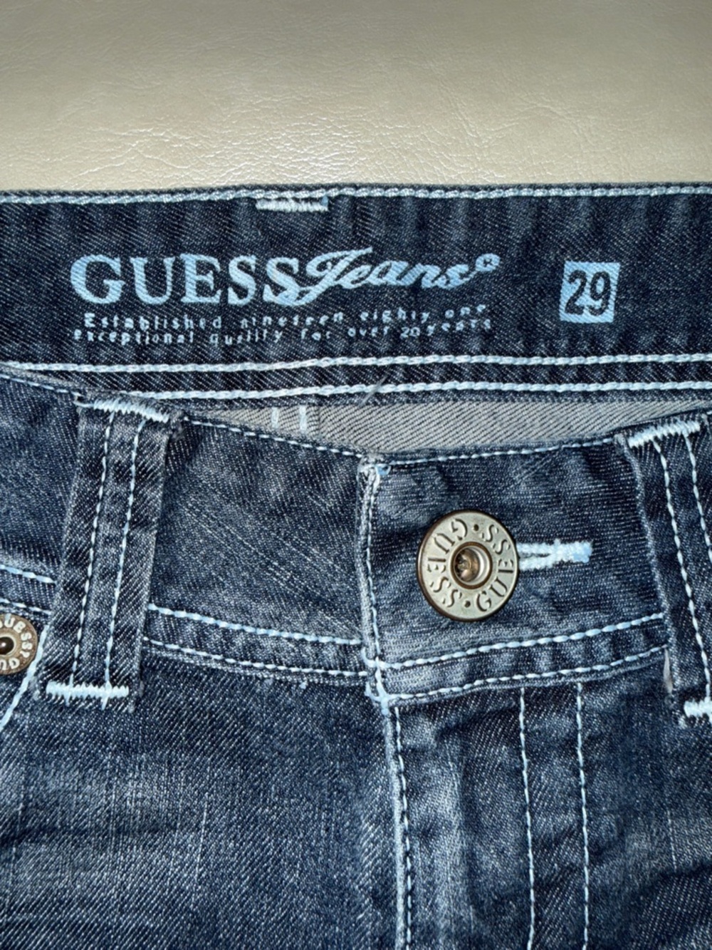 VTG Guess Jeans Dark Wash Denim Shorts - Black size 9 - Picture 4 of 5